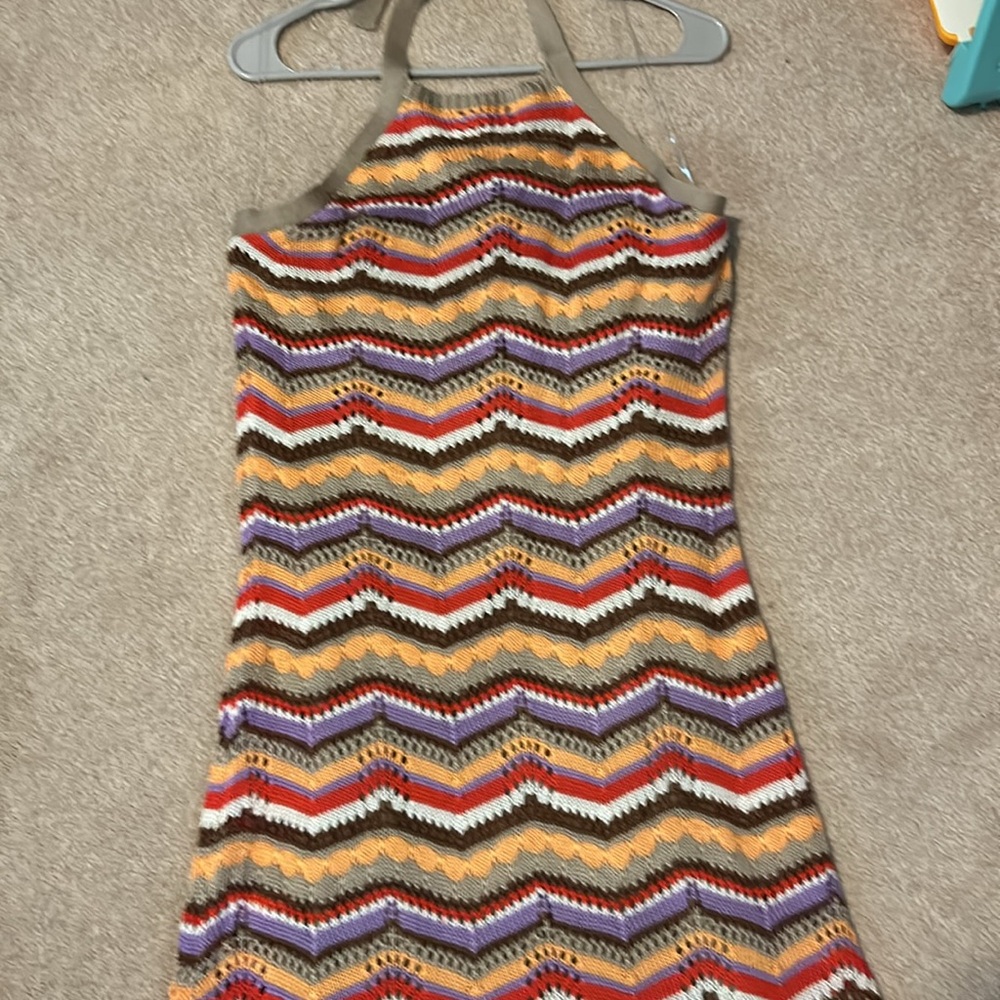 SO juniors crocheted halter top strapy Chevrolet pattern, dress size large - Picture 3 of 4